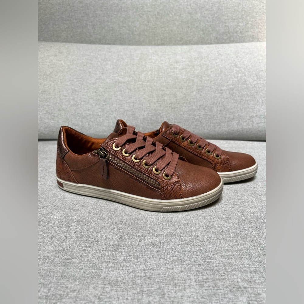 Taxi Dayna Tan Sneakers